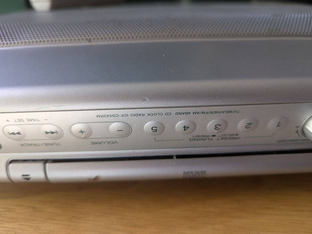 Sony ICF-CD543RM Under Cabinet FM/AM & CD Player- TESTED -