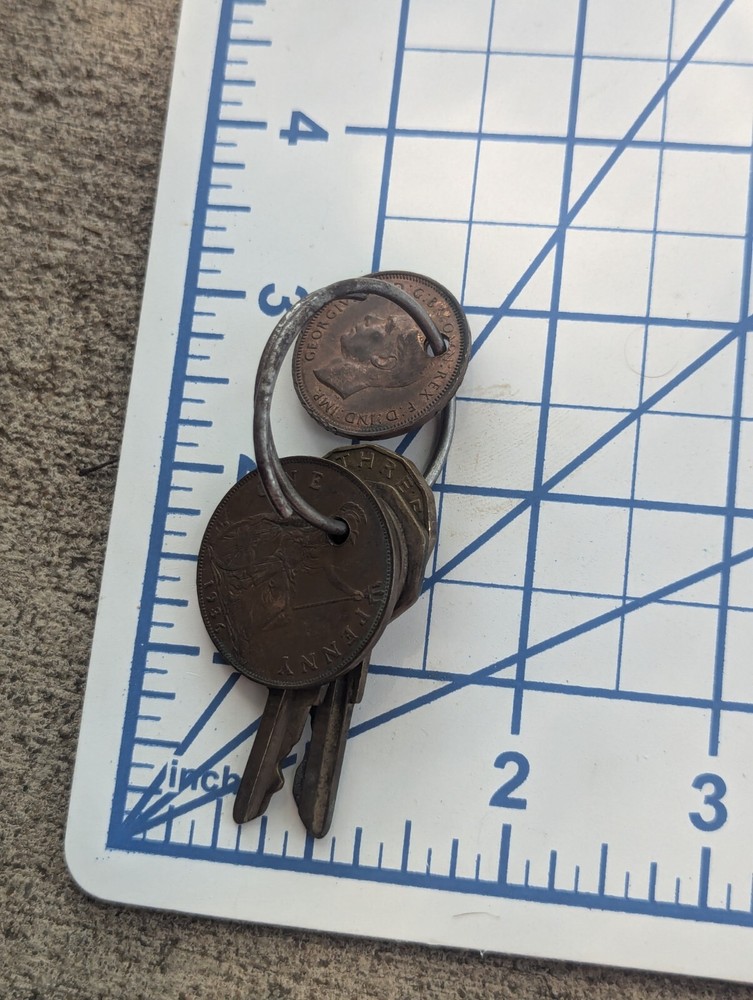 WW2 United States Army Trunk Keys W British Coins C9