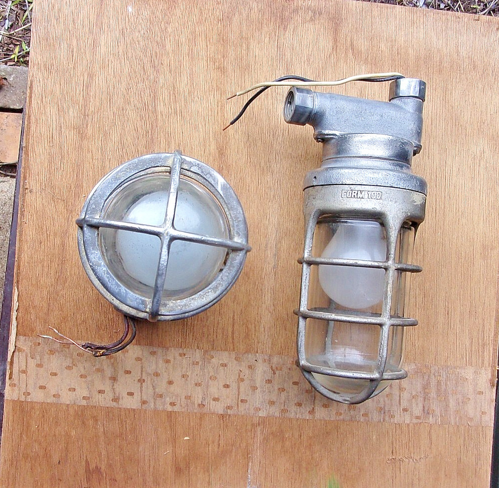 TWO Industrial Light Hazardous Explosion Proof . 1 GROUSE HINDS, 1 APPLETON