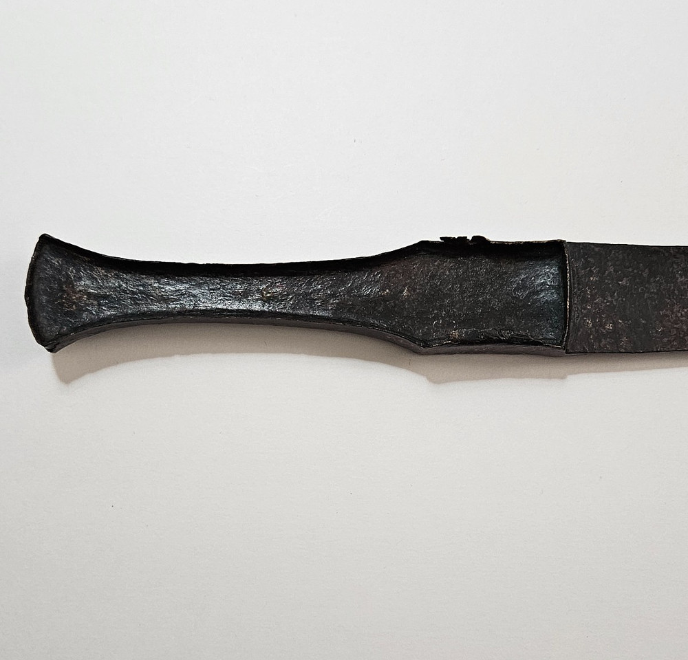 AUTHENTIC ANCIENT BRONZE SWORD/DAGGER (DIRK) 2000-1000BC. (16.25 IN-245 GR)