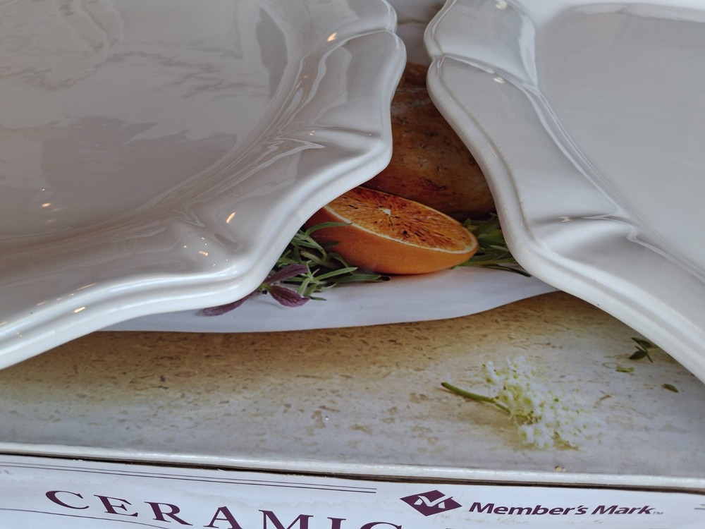 2 Pc White Oval Serving Platters Scalloped Edge Ceramic Dinnerware Serving Tray