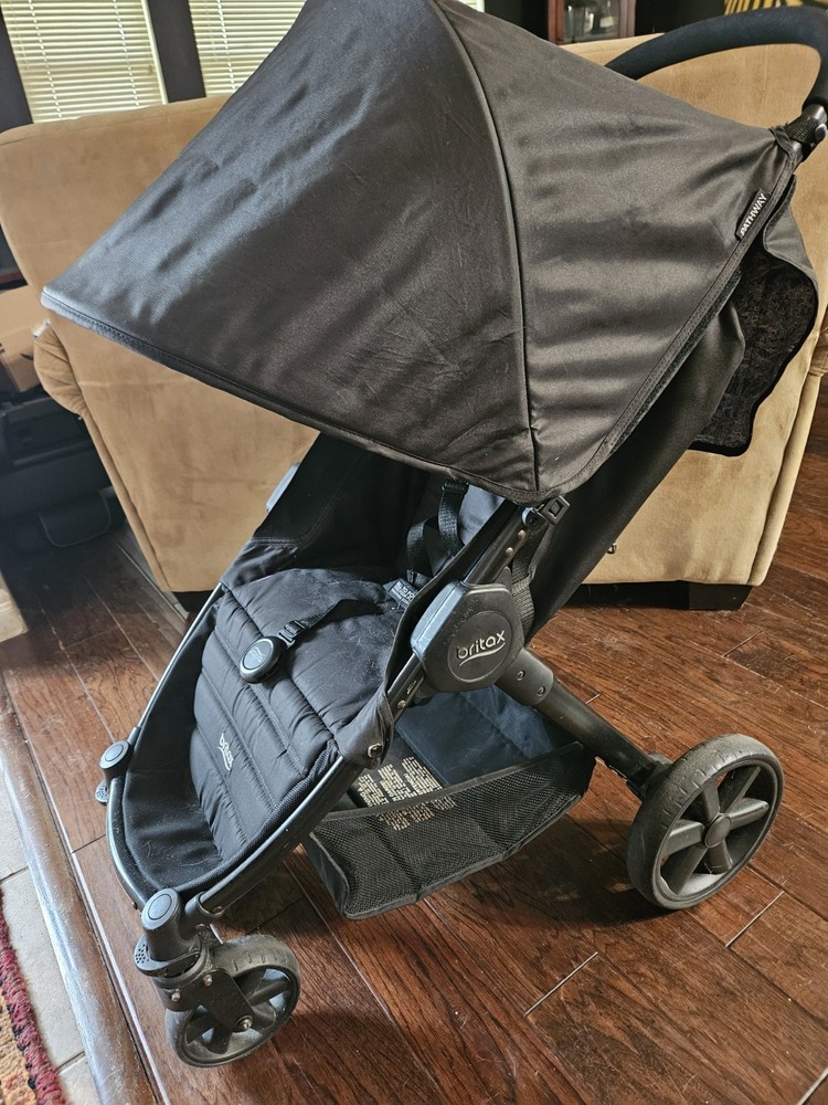 (Used-In Great Condition) Bitax Lightweight Stroller, Black, Foldable