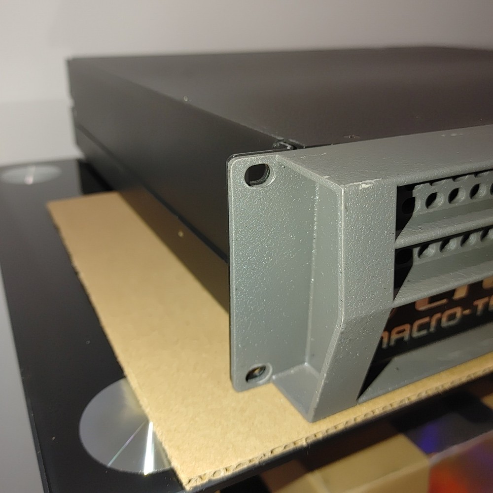 CROWN MACRO-TECH 9000i PRO POWER AMPLIFIER