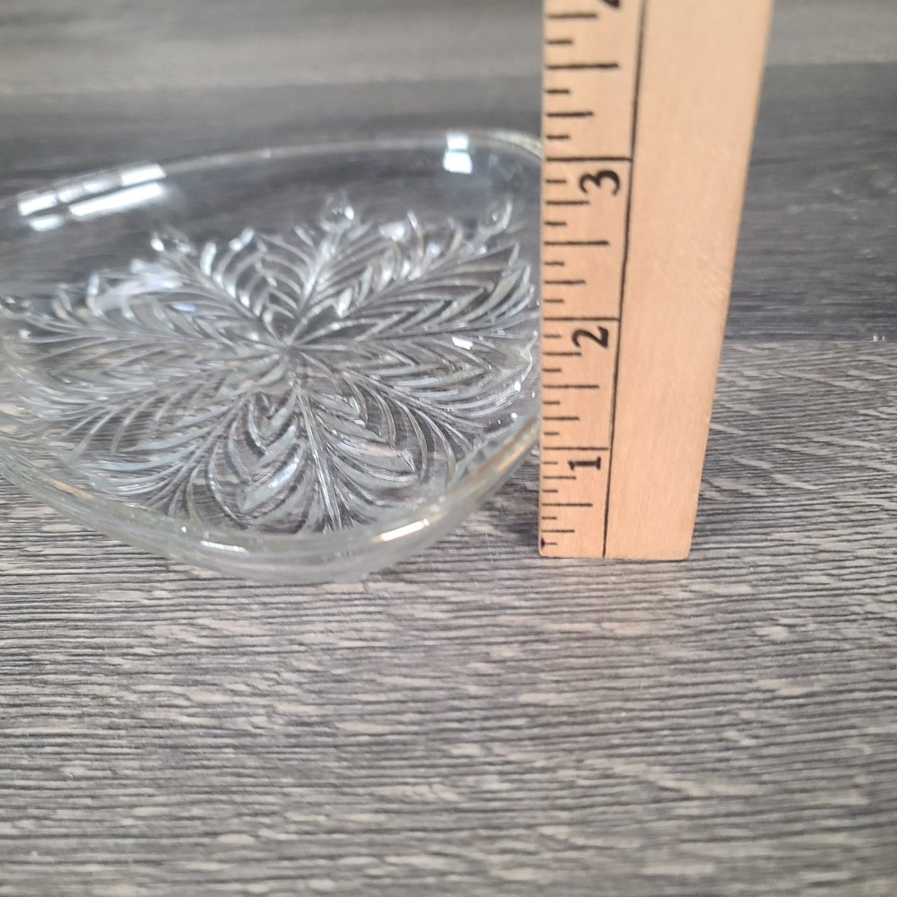 Vintage Jeanette Snowflake Feather Pattern Tray Trinket Dish Triangular