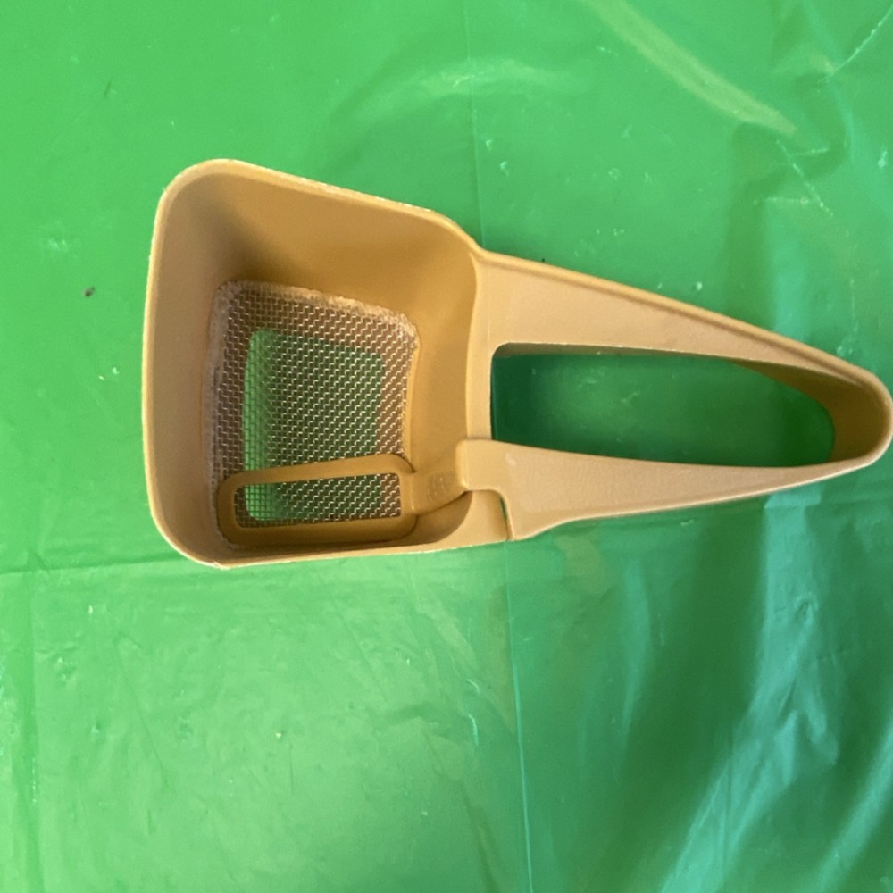Tan Plastic Rectangular Sifter with Metal Mesh, Handle, Bowl, Kitchen Strainer