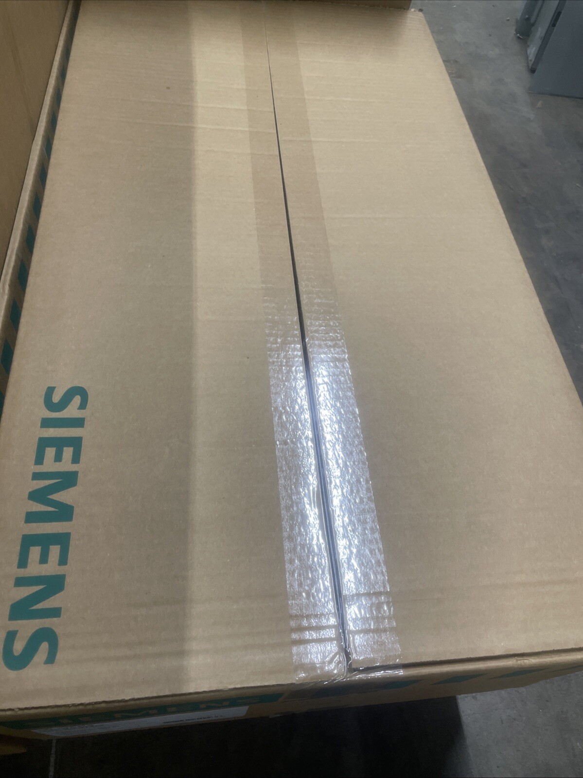 NEW Siemens GF224NR 200a 240v Fusible 3R Safety Switch New In Box