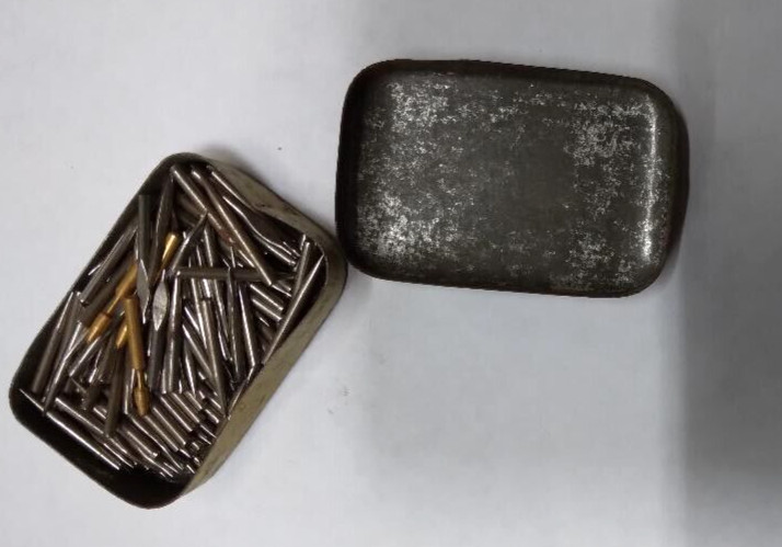 LARKIN CO PHONOGRAPH NEEDLES TIN- FULL TONE