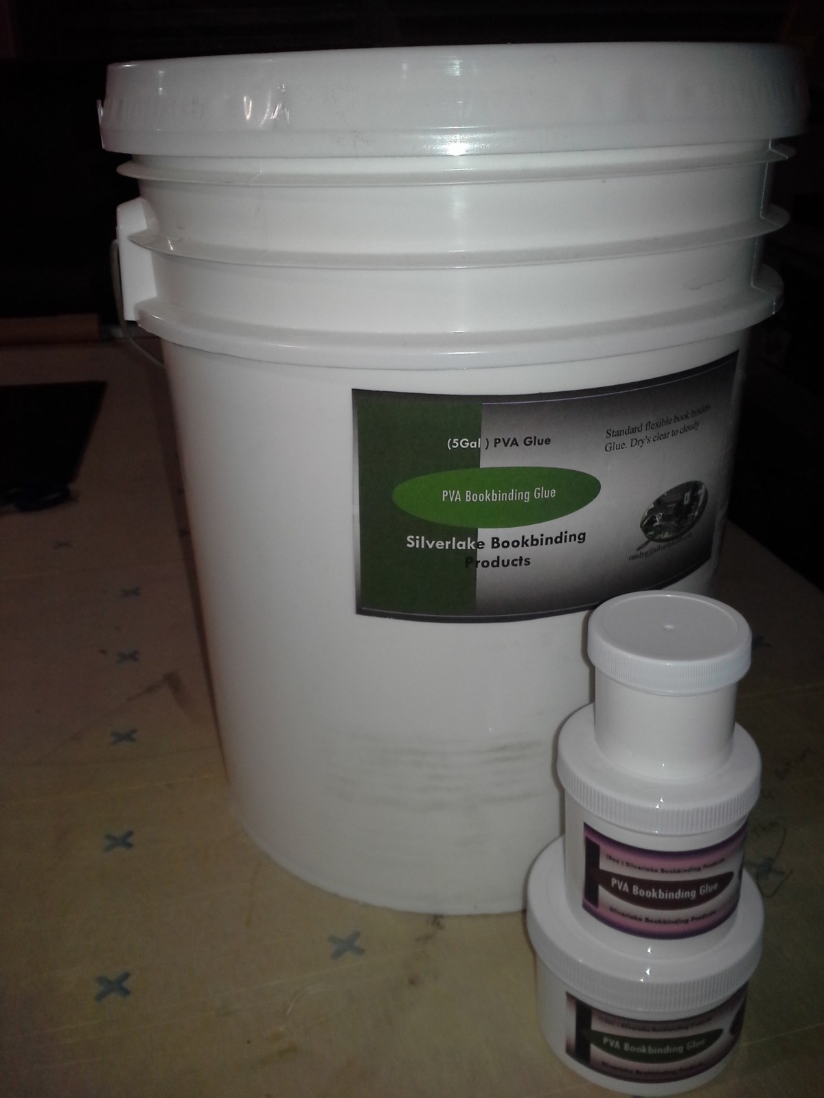 Book binding Glue. PVA Cold flex glue PH netrual printing equipment