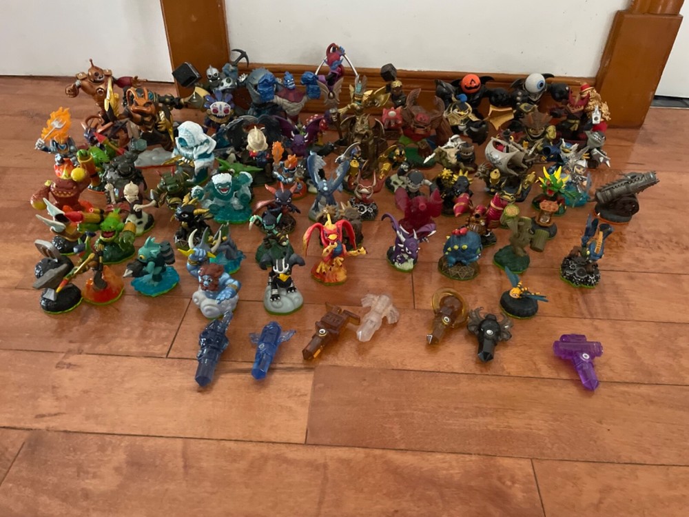 HUGE SKYLANDERS LISTING (from every games)