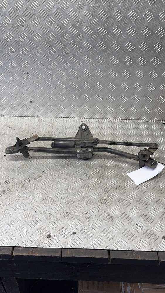 KIA CEED FRONT WIPER MOTOR 2009