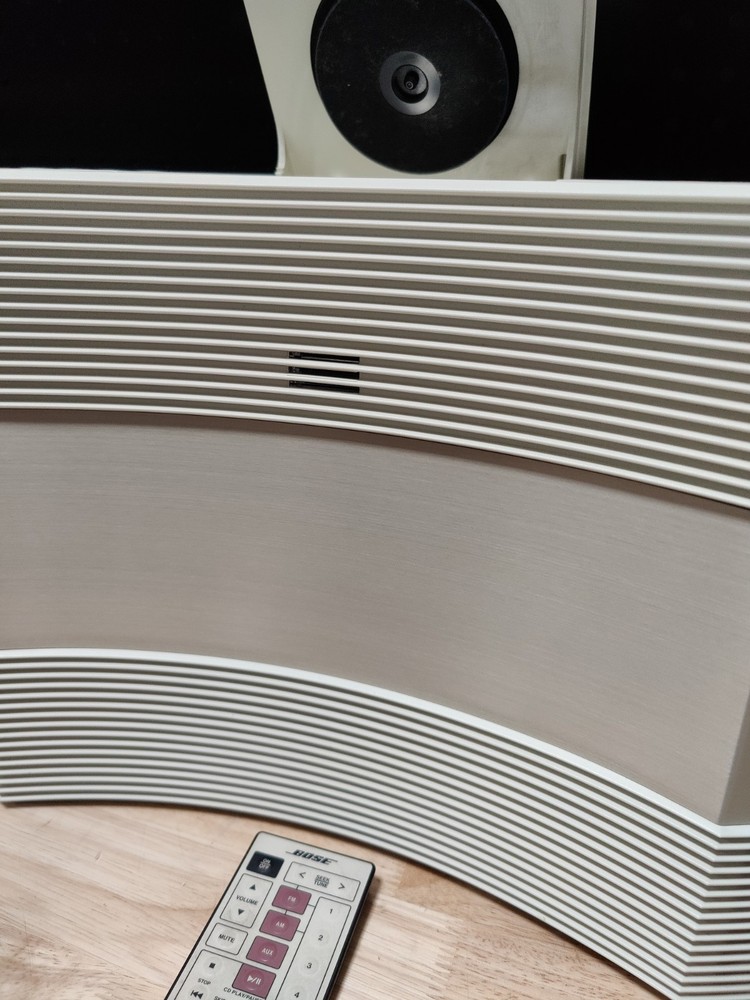 Bose Acoustic Wave Audio System w/Remote