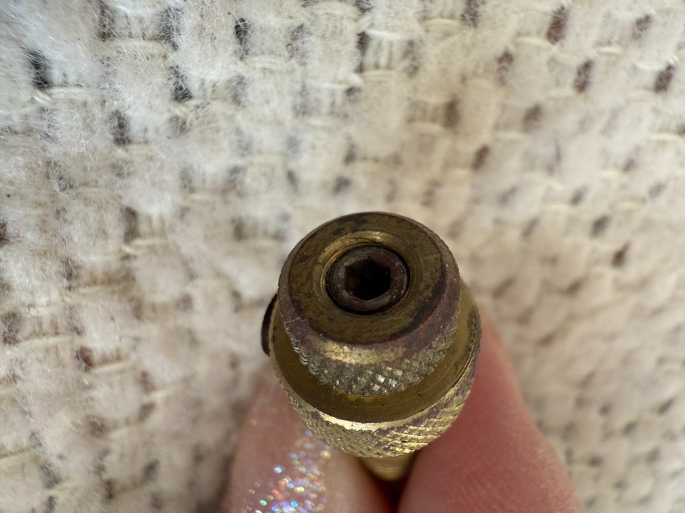 Pressure Plunger Archery Rest