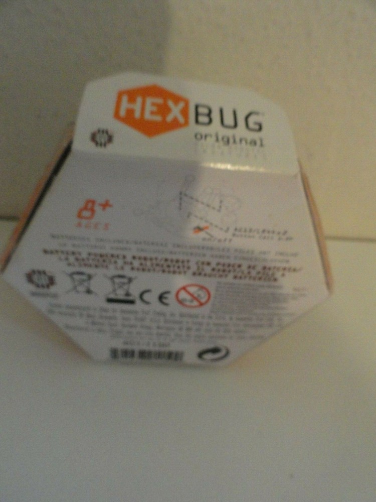 HEX BUG BATTERY POWERED ROBOT IN PACKAGE