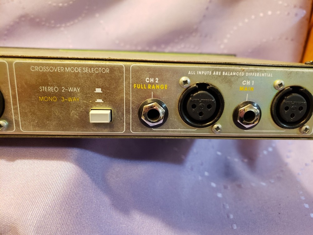BSS Sweepable Frequency Dividing System - Stereo/Mono Crossover