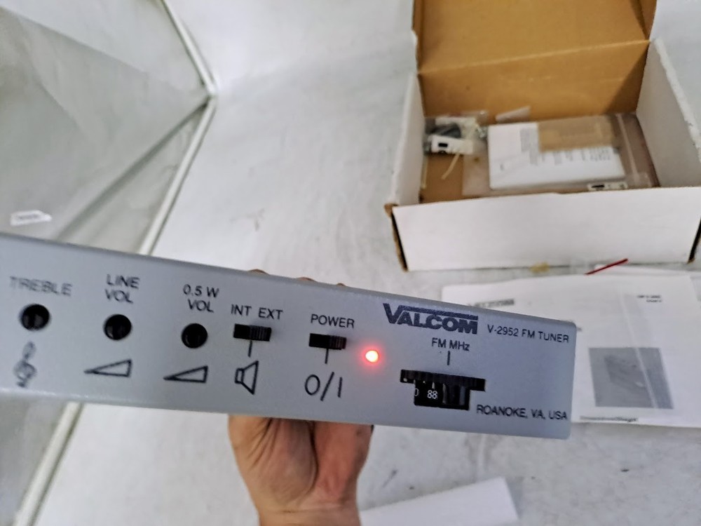 Valcom V-2952 FM Tuner Missing/ Adapter