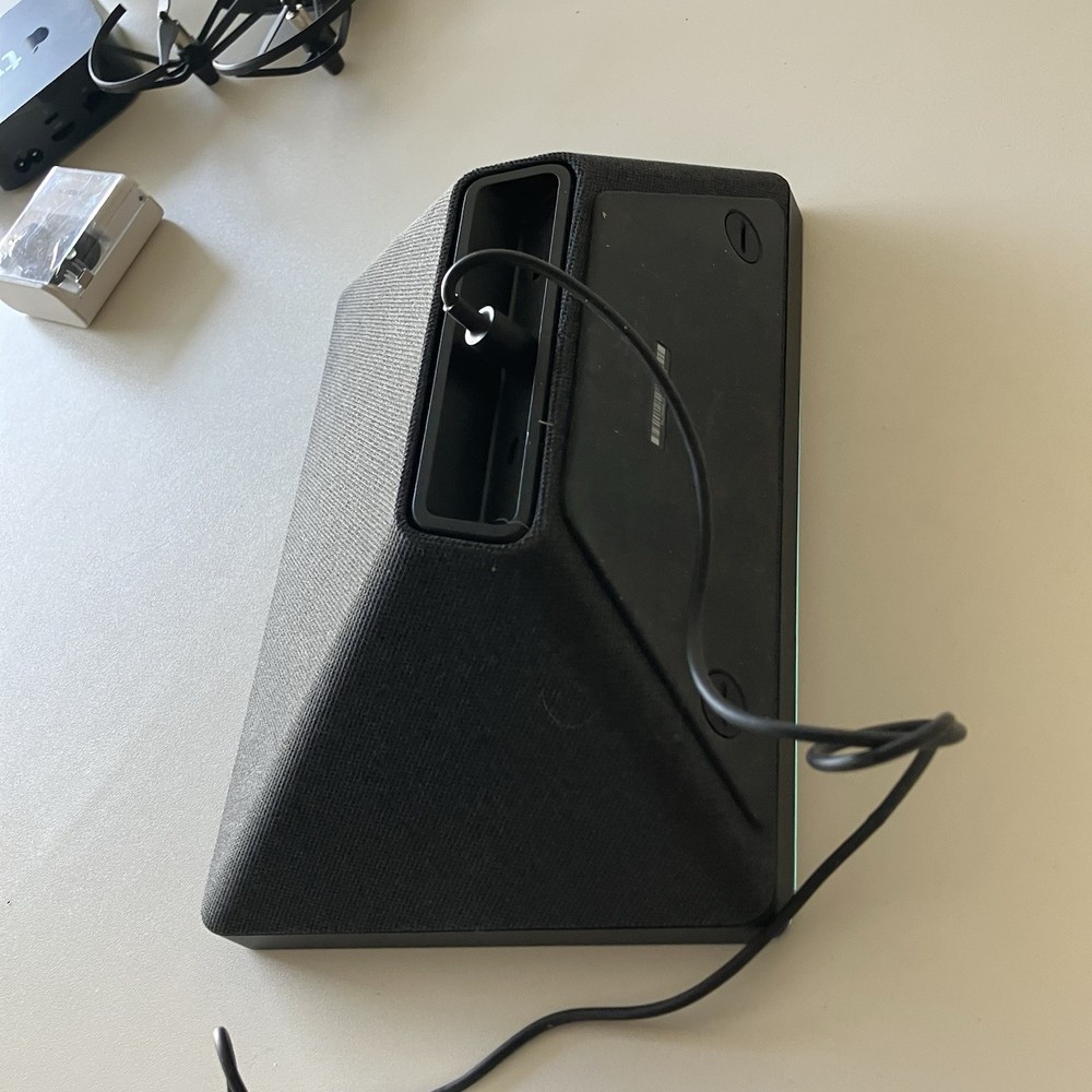 Amazon Echo Show 2 Powers Up Working & Untested
