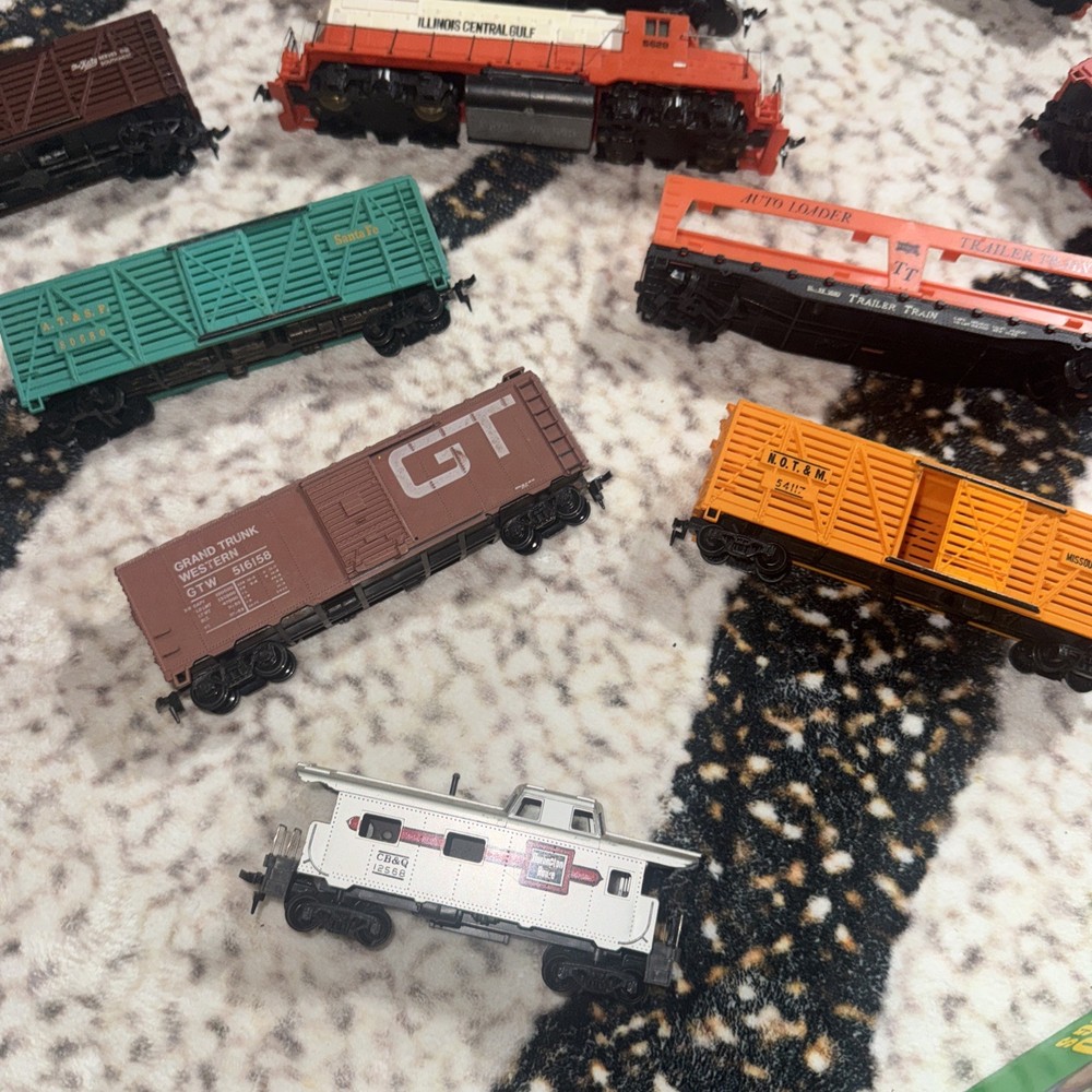 Mantua & Tyco Train Set