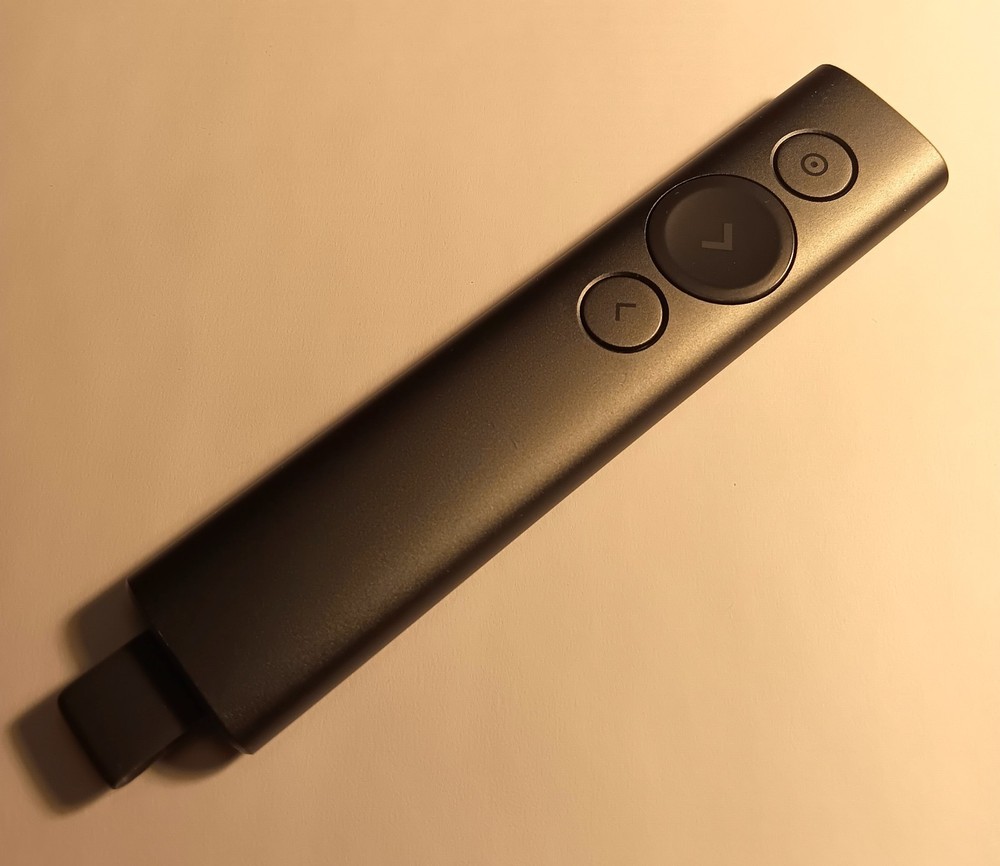 Logitech Spotlight Presentation Remote Advanced Digital Highlighting w/Bluetooth