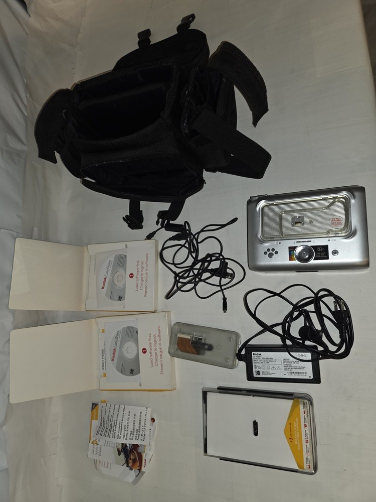 Kodak EasyShare Printer Dock Series 3 Photo Printer Bundle Untested w/Camera Bag