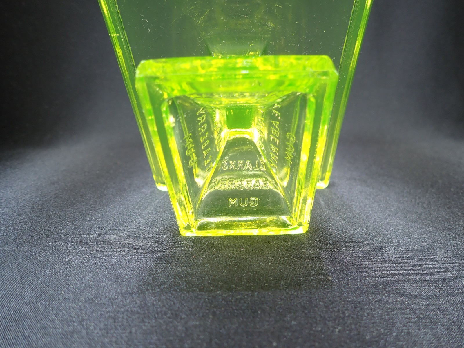 Vintage Clark's Teaberry Gum Vaseline Glass Stand Pedestal Display Excellent