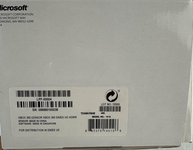 XBox 360 Kinect Sensor Model 1414 + Kinect Adventures Full Game Microsoft NIOB