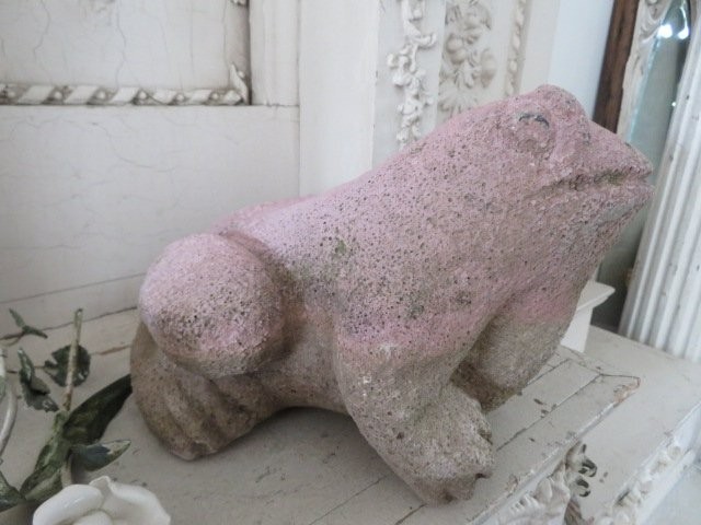 ADORABLE Chippy PINK Vintage STATUE Garden FROG TOAD Time Worn Patina