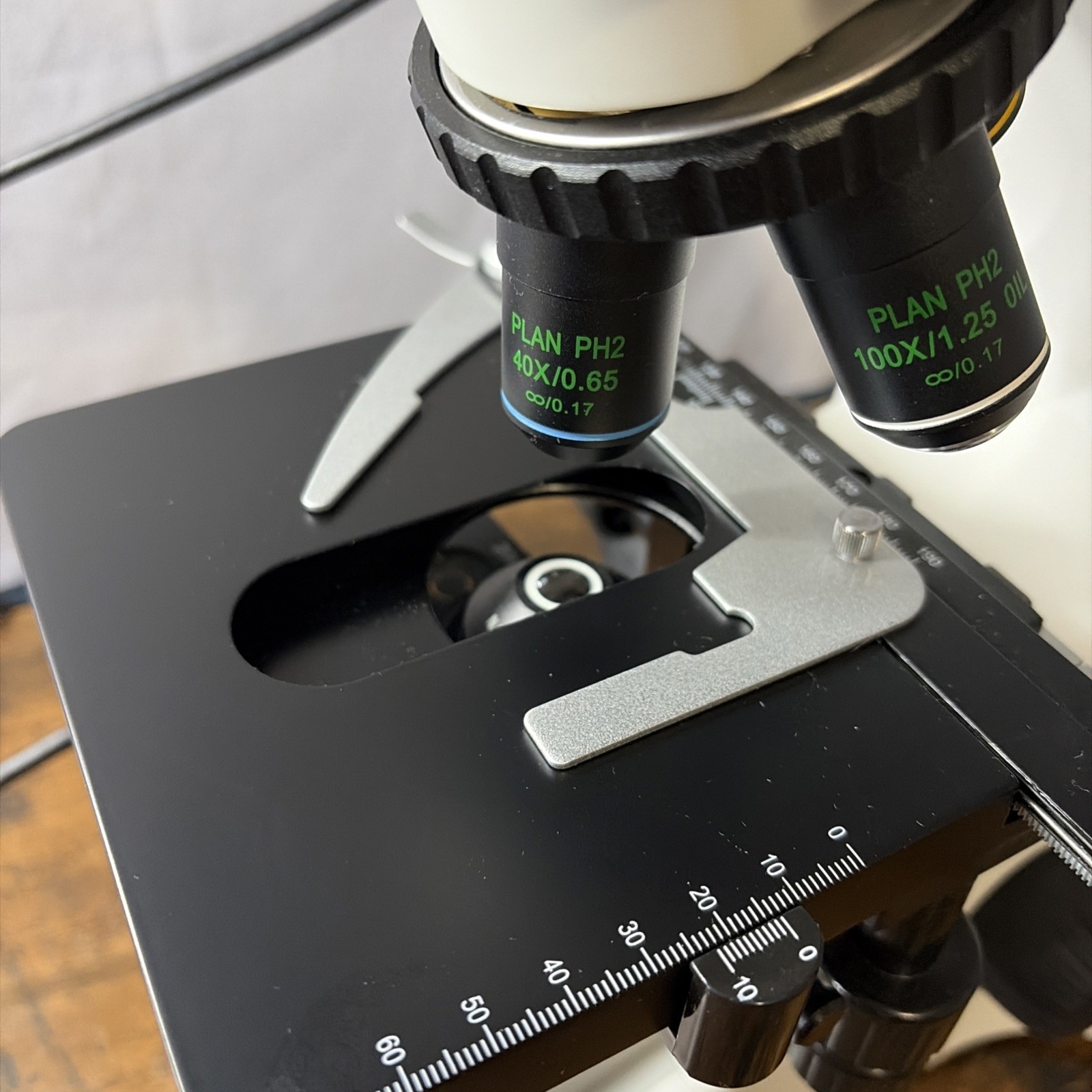 Fisherbrand Research Upright Microscope, (4) OBJECTIVE LENSES, 10MP camera