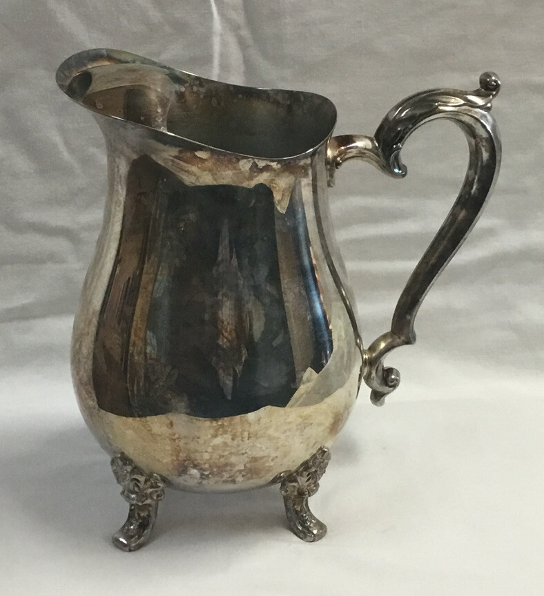 VINTAGE ONEIDA SILVER PLATED WATER PITCHER WITH ICE CATCHER
