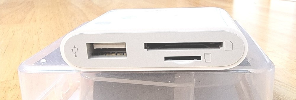 USB C to SD Card Reader with USB 3.0 Thunderbolt to Micro SD TF Card Reader