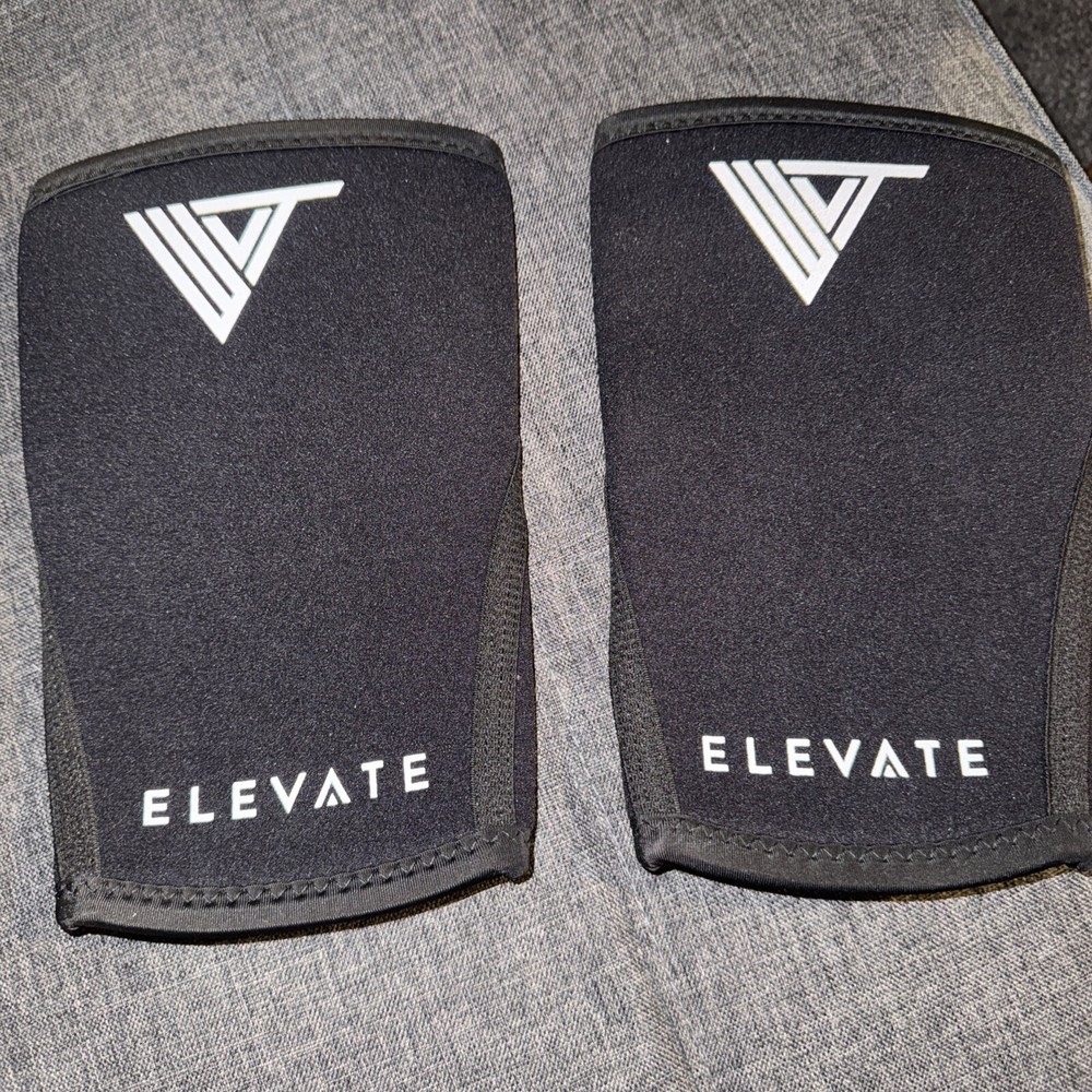 Elevate Medium Knee Braces
