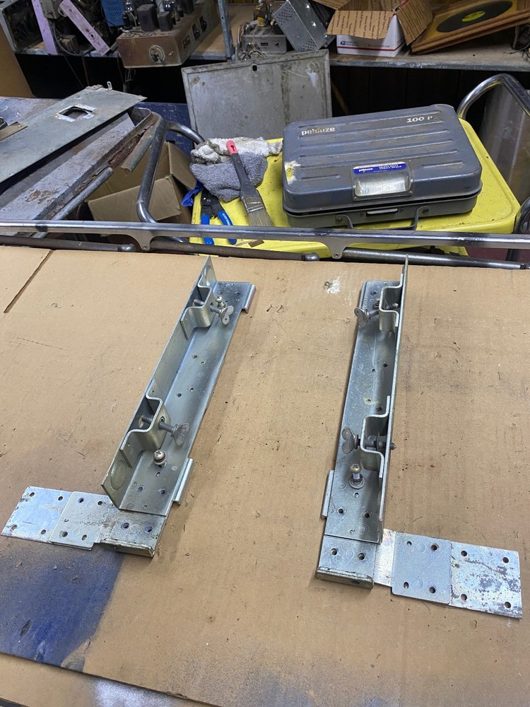 WURLITZER MODEL 1800 JUKEBOX MECHANISM SHELF BRACKETS