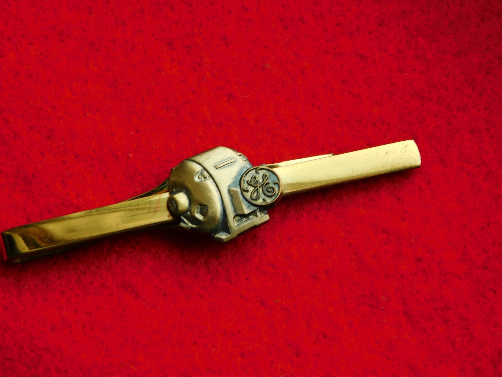VINTAGE 2 3/4" LONG GE GENERAL ELECTRIC METAL TIE CLASP