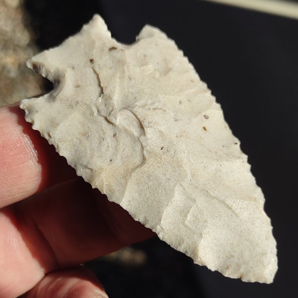 modern arrowhead Chert 2&5/8"