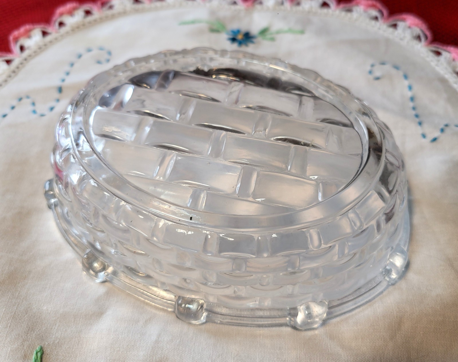 🐇 WILLIAMS-SONOMA Crystal Clear BUNNY RABBIT on BASKET NEST ~ Easter CANDY DISH