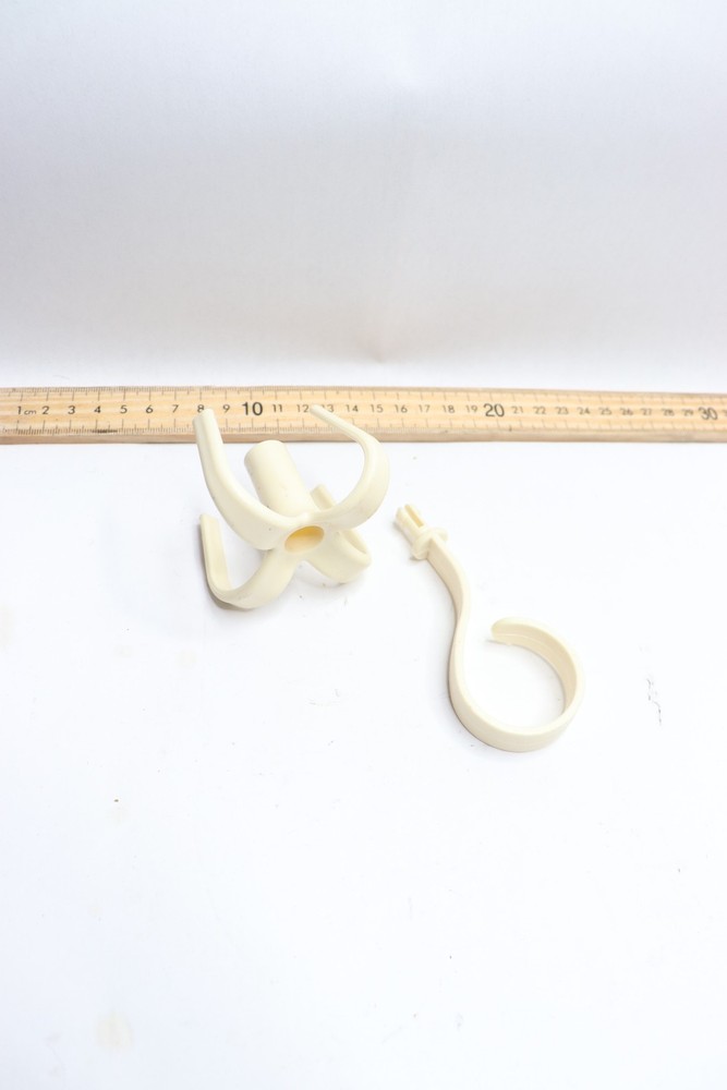 Shein Adjustable Storage Hook Plastic Multifunction Punch-free