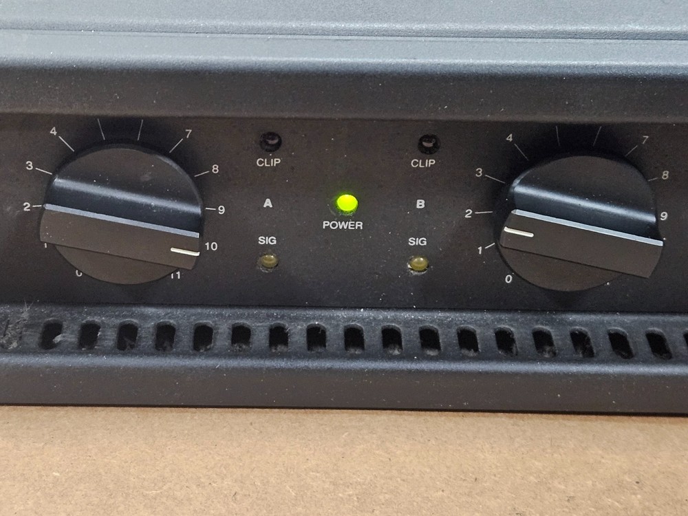 BGW PERFORMANCE SERIES 2 STEREO POWER AMPLIFIER