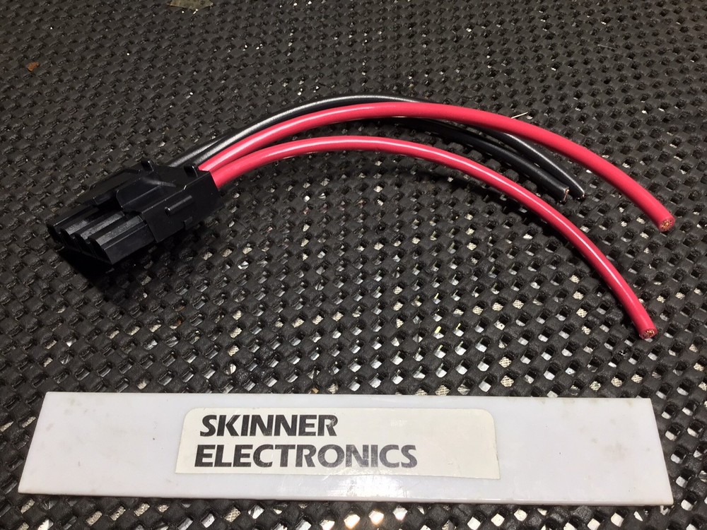 Whelen Sapphire Control  power input plug 10awg X4