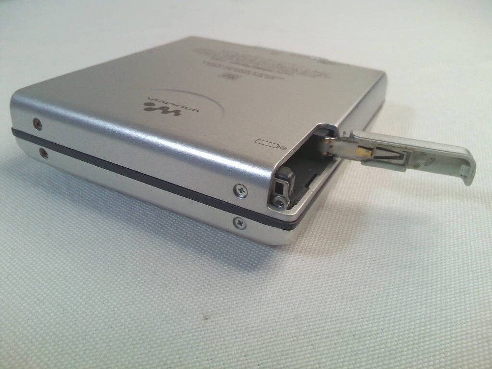 SONY MZ-E505 MiniDisc Walkman Player Portable MD Tested Working Compact