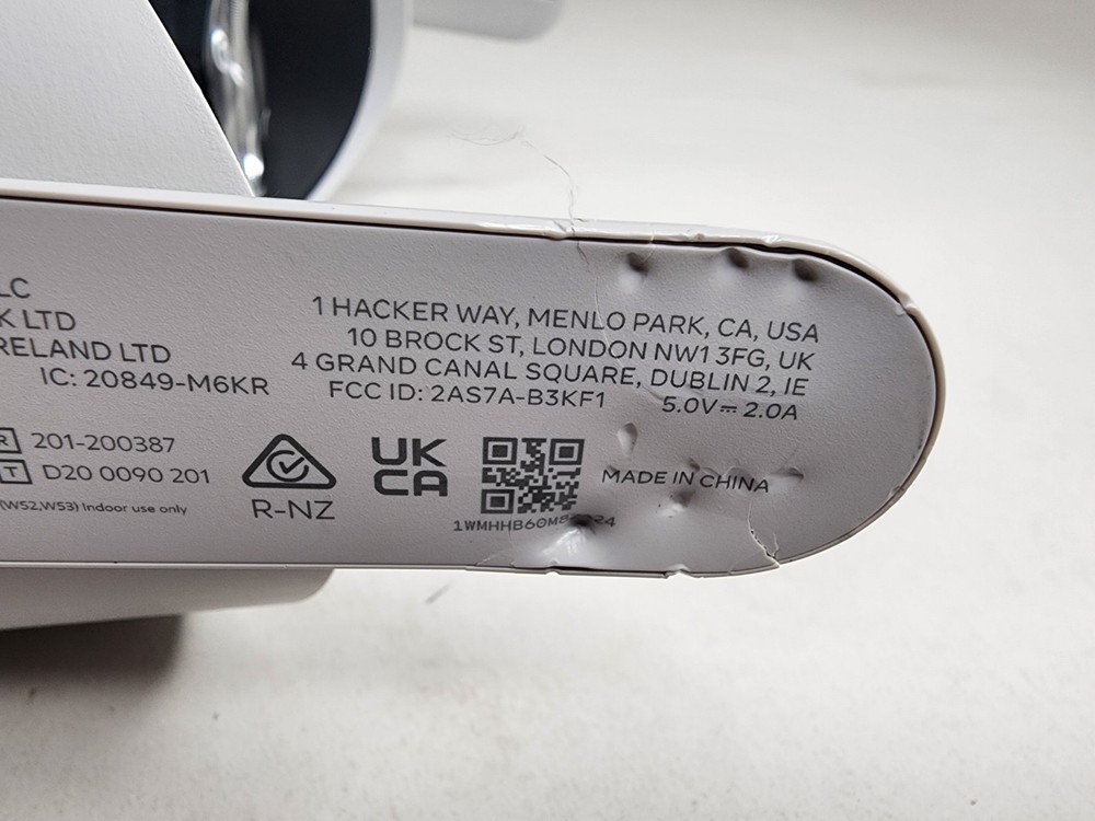 Meta Oculus Quest 2 Standalone VR Headset Only *Black Screen*