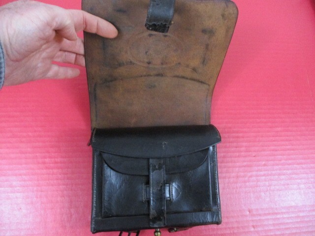 Civil War Union 1855 Rifleman's Leather Cartridge Box w/Tin Inserts - Original 3