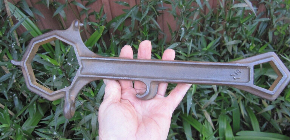 Fire Hydrant Wrench 1-1/2 old firemen tool