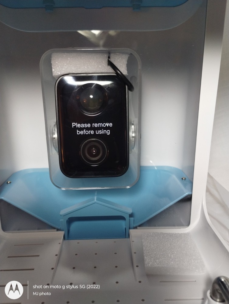 SHARPER IMAGE BIRD FEEDER SMART AI RECOGNITION BD002 REMOTE CONTROL CAMERA, NIB