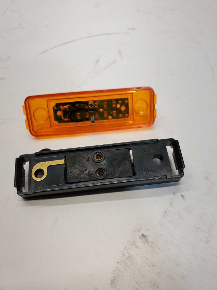 Universal Marker Light 38161BAKB (759-10089)