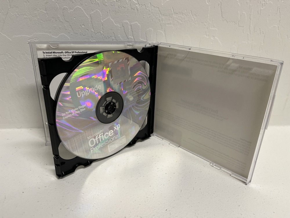 Microsoft Office XP Professional Version 2002 2-CD Set with Key Original Case