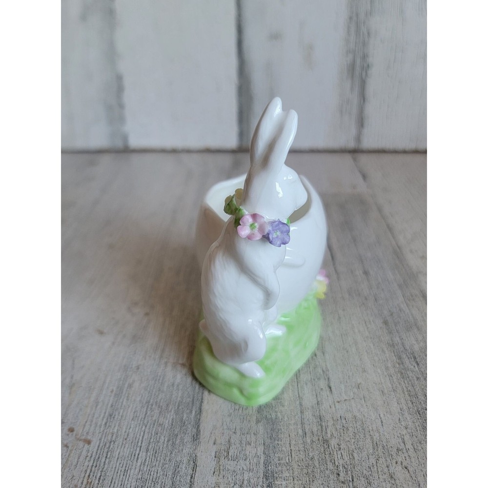 Ceramic white bunny Easter egg holder figure home decor