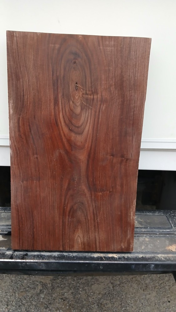 WALNUT