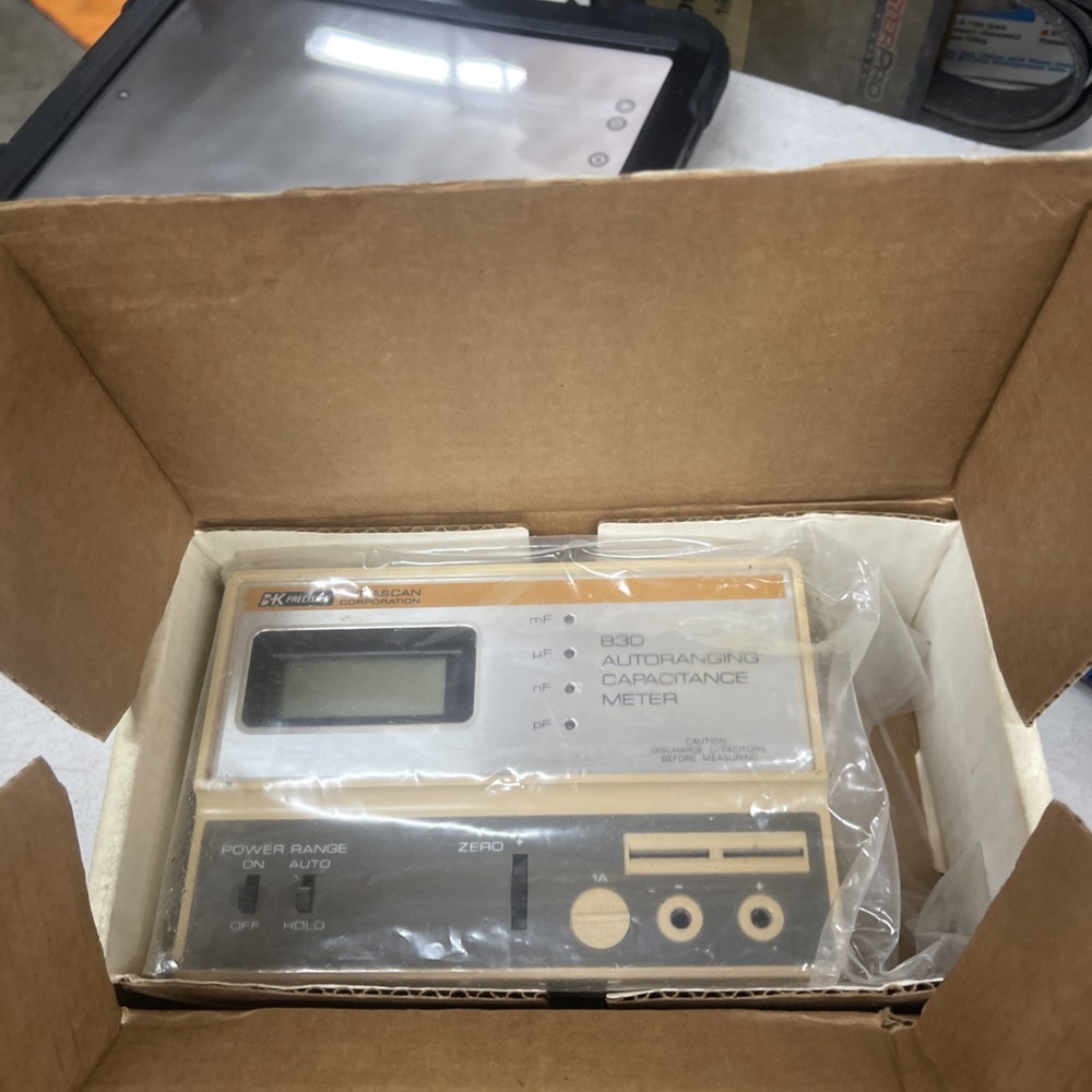 Dynascan T57902 830 Autoranging Digital Capacitance Meter+Return