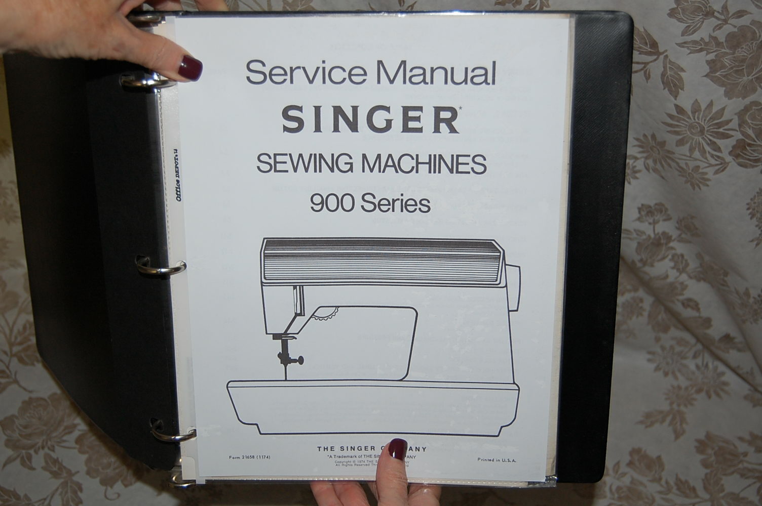 Professional Service Manual on CD for Singer 900 and 920 Futura Sewing Machines