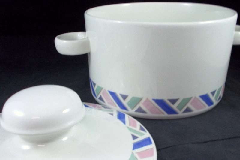 Midwinter Aztec Round Covered Casserole Dish 1.5 Quart Capacity