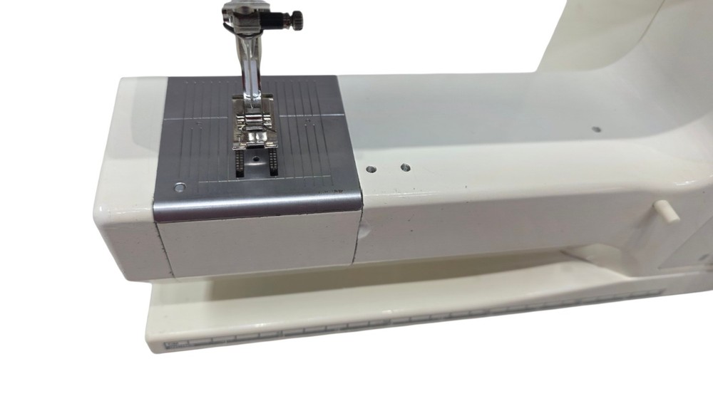 Bernina 1008 Mechanical Sewing Machine Fully Serviced